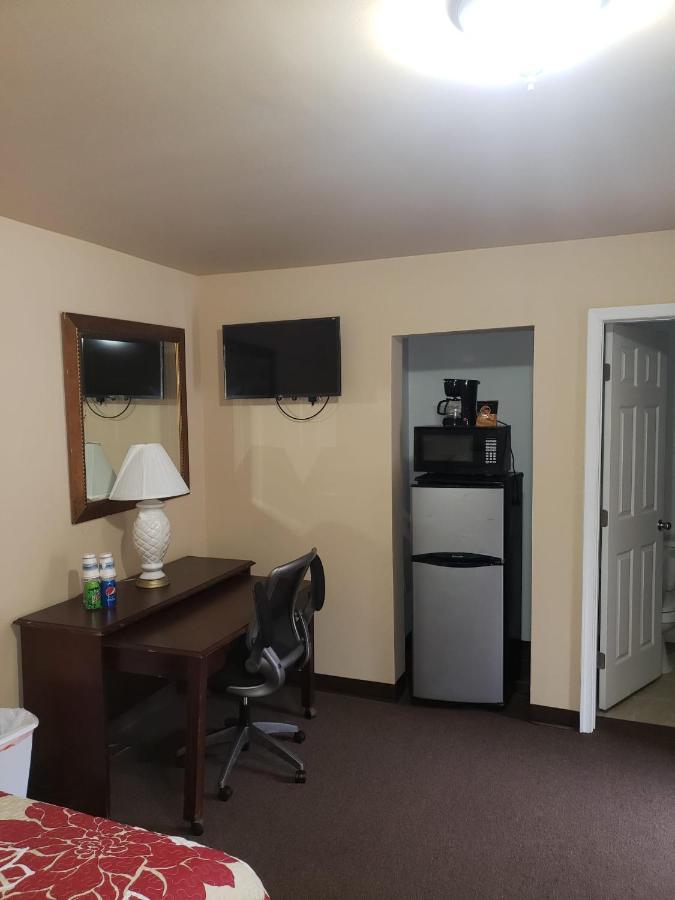 Clarysville Motel Frostburg Exterior photo